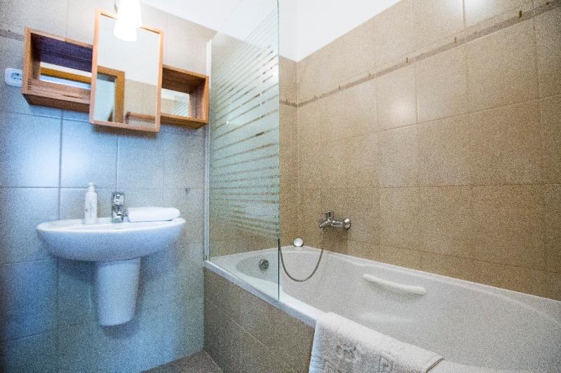 Urban Apartments Gozsdu Budapeşte Dış mekan fotoğraf
